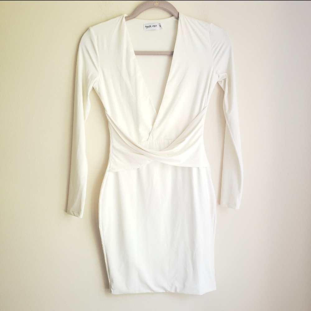 TigerMist White Long Sleeve Plunge Bodycon Dress